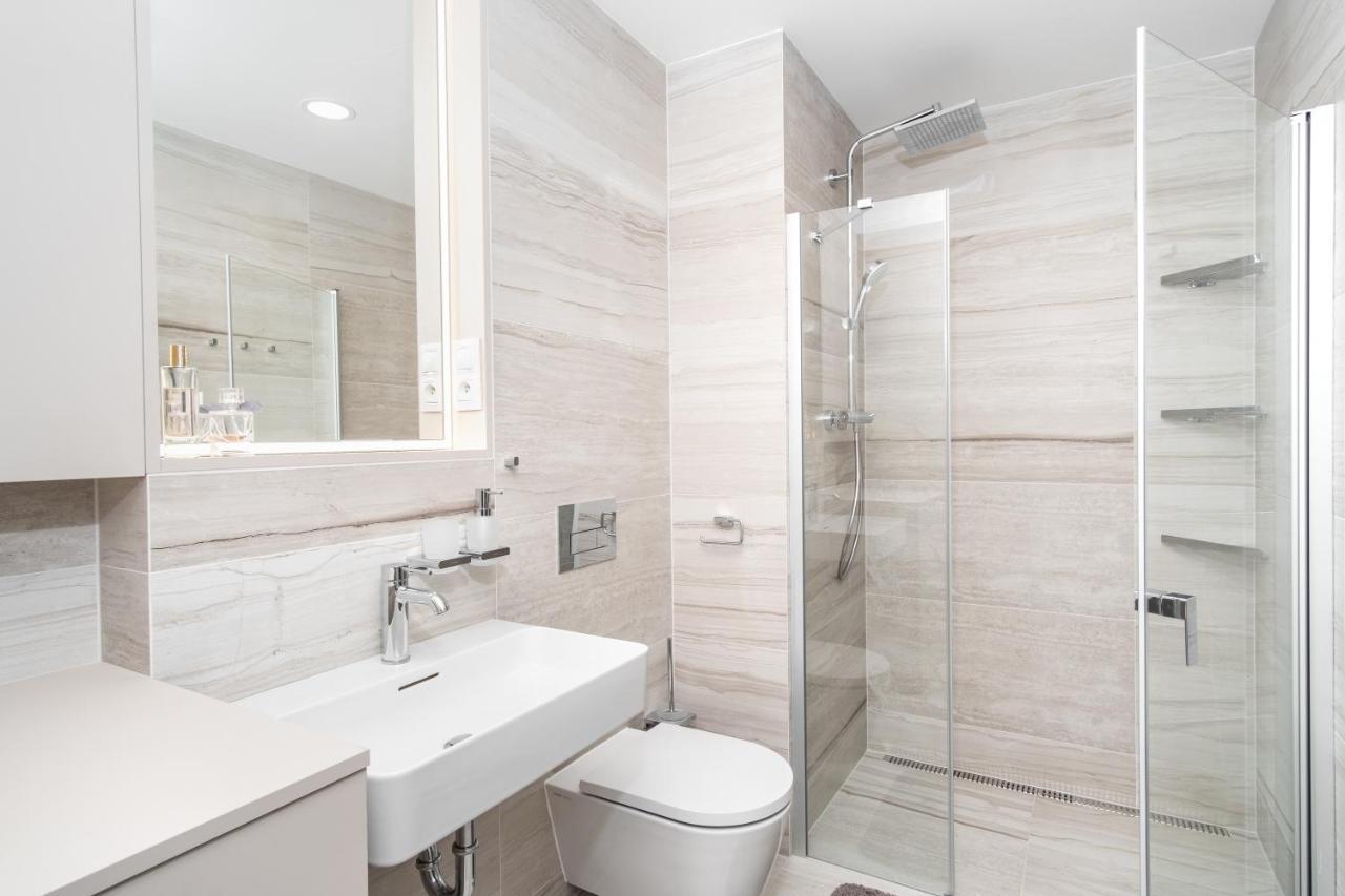 Prague Days - Premium Apartments - Balcony Bagian luar foto