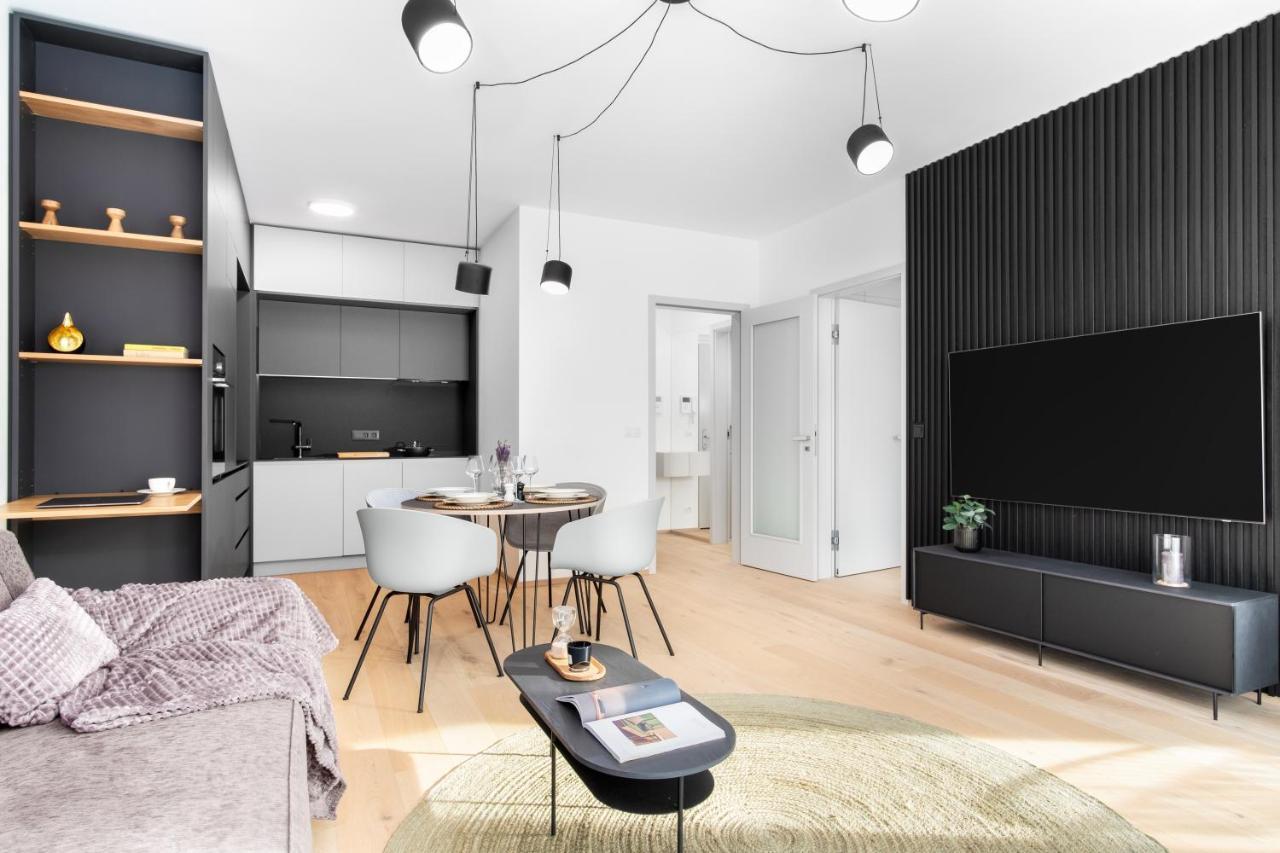 Prague Days - Premium Apartments - Balcony Bagian luar foto