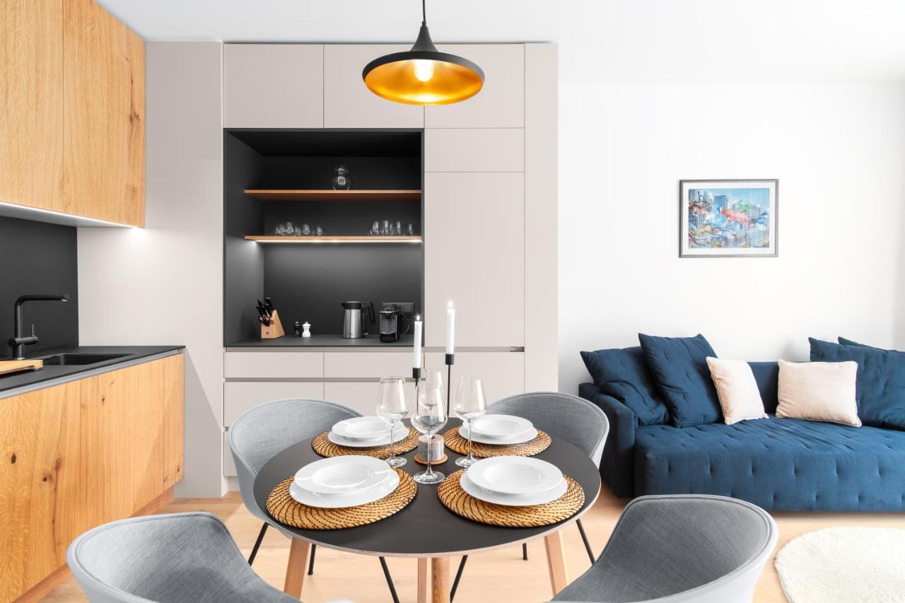 Prague Days - Premium Apartments - Balcony Bagian luar foto
