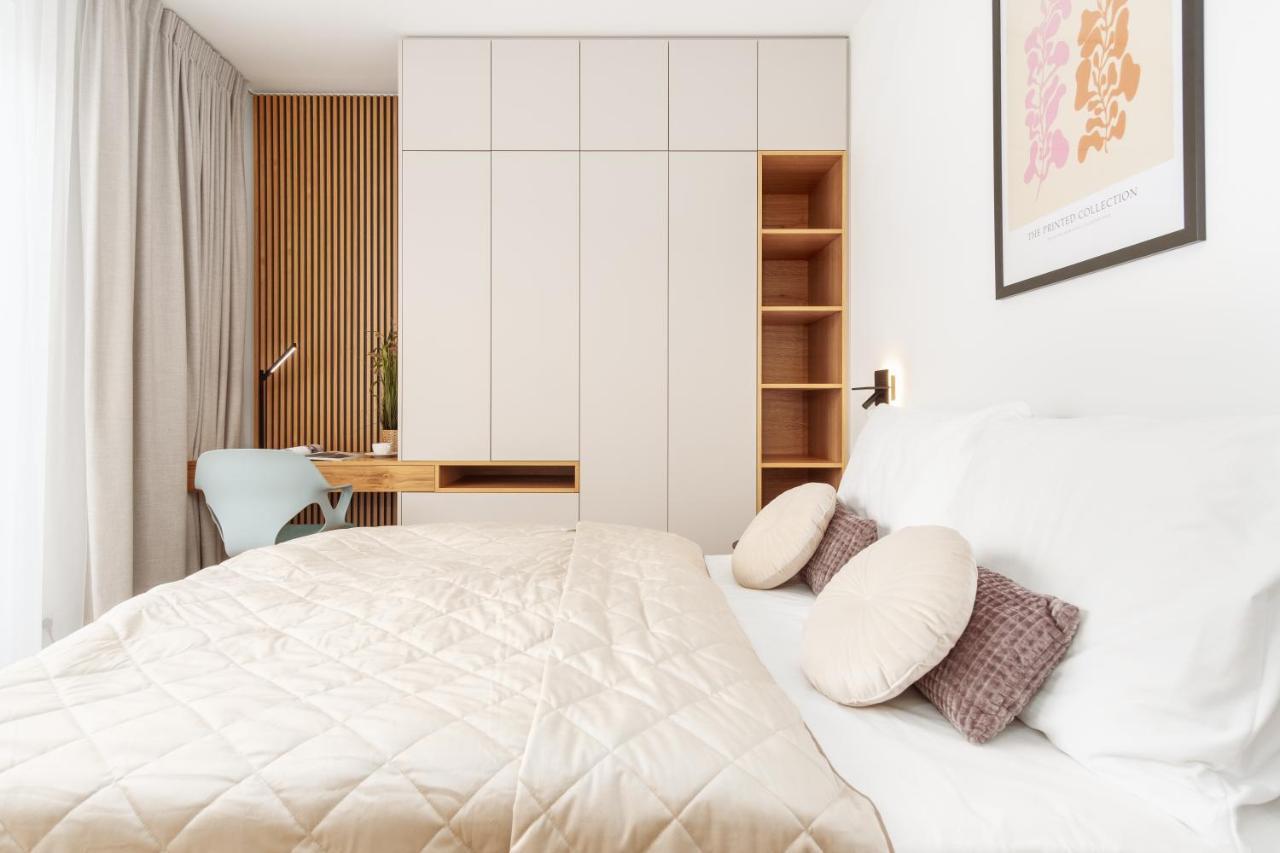 Prague Days - Premium Apartments - Balcony Bagian luar foto