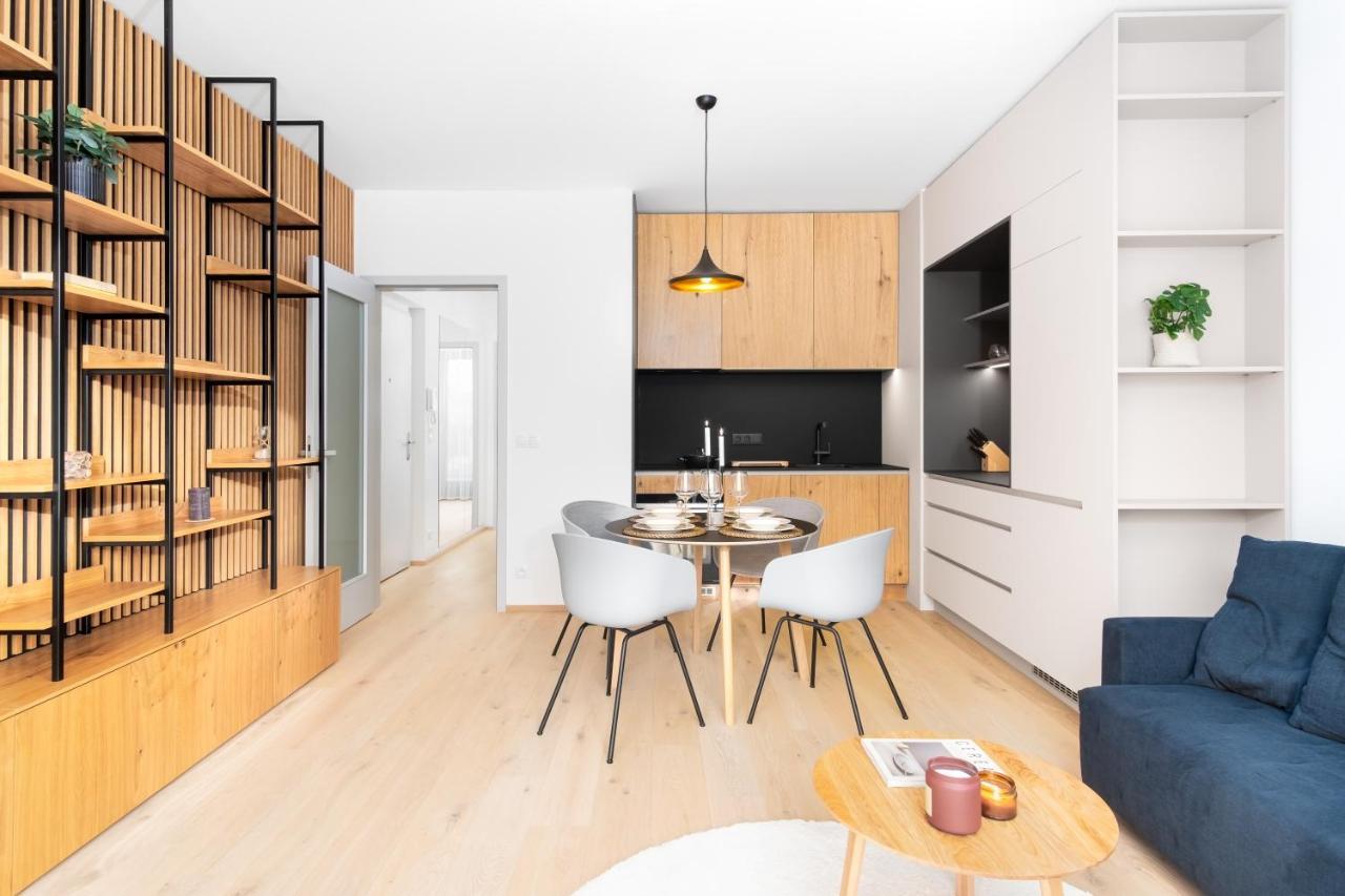 Prague Days - Premium Apartments - Balcony Bagian luar foto