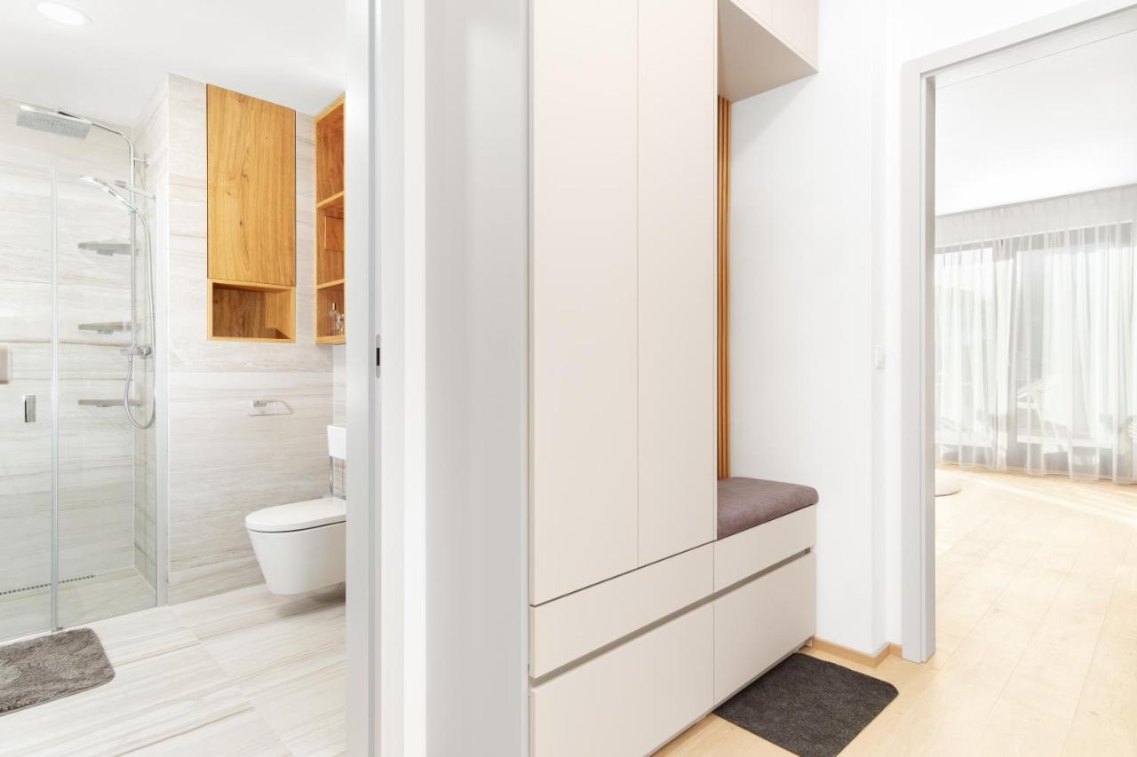 Prague Days - Premium Apartments - Balcony Bagian luar foto
