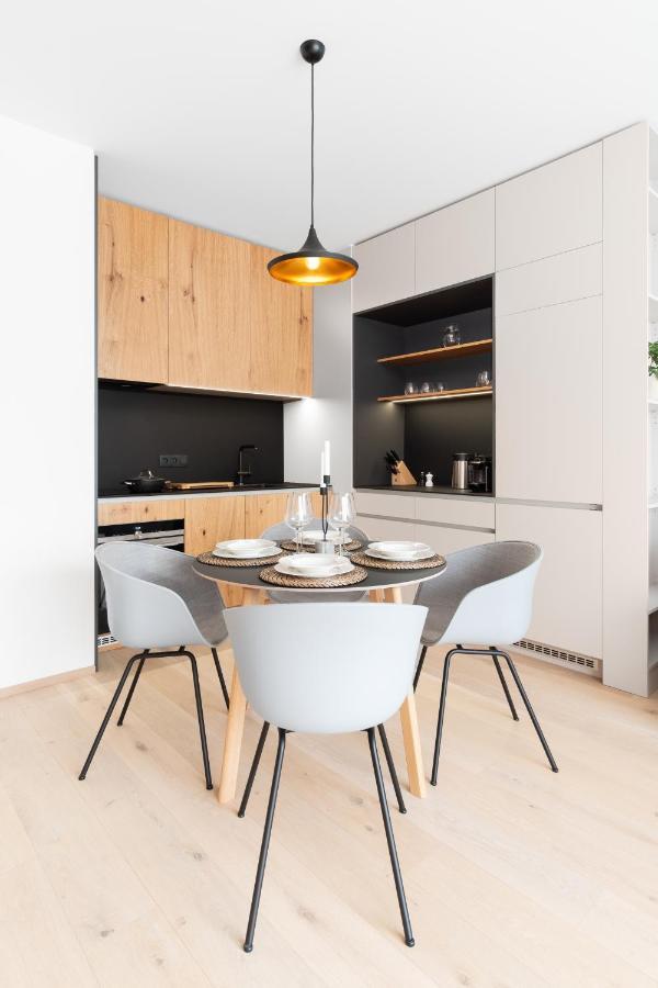 Prague Days - Premium Apartments - Balcony Bagian luar foto